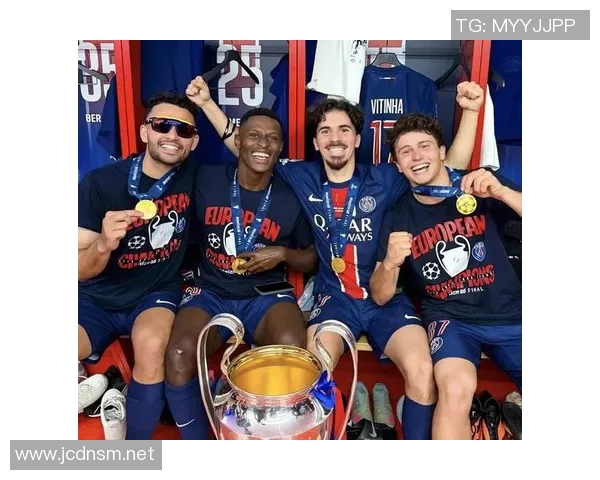 巴黎圣日耳曼稳坐法甲榜首,领先第二名10分,欧冠冠军呼之欲出 巴黎圣日耳曼稳坐法甲榜首,领先第二名10分,欧冠冠军呼之欲出