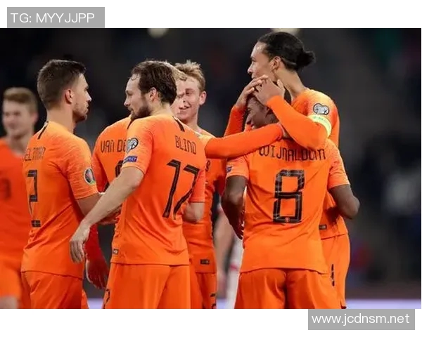 欧洲杯：荷兰力克捷克晋级八强，橙衣军团再显强大实力